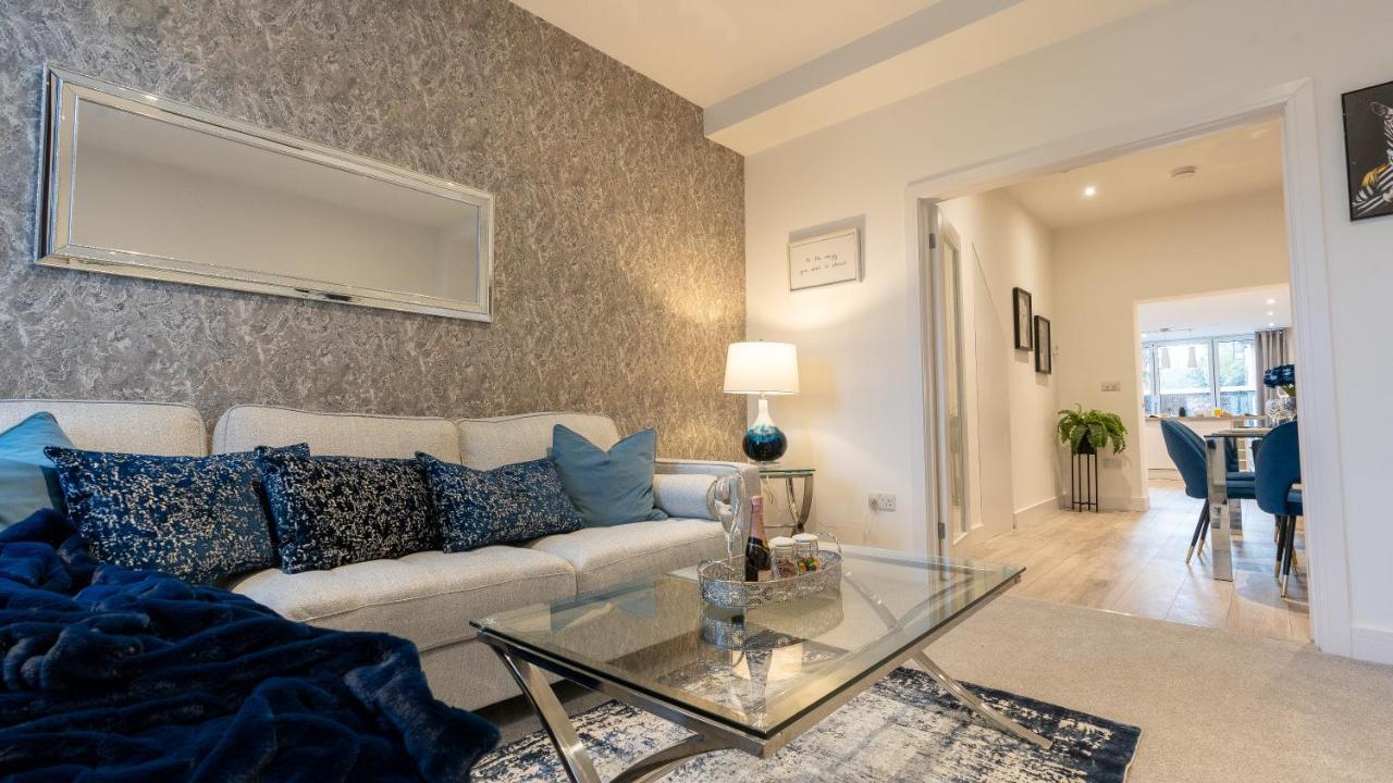 Luxury Living Away From Home Redhill  Bagian luar foto