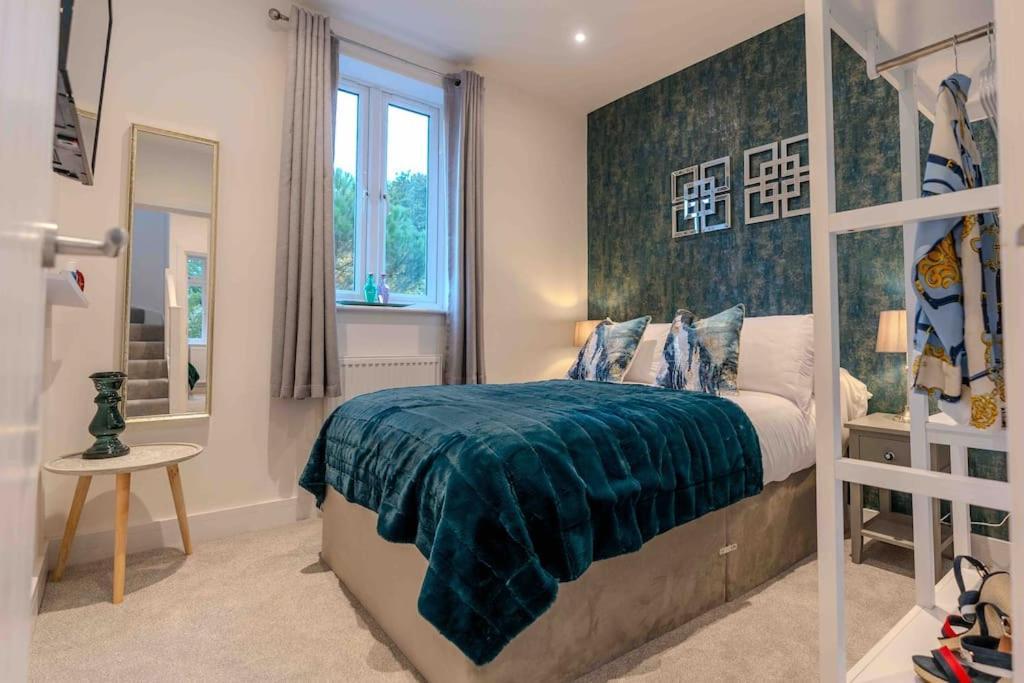 Luxury Living Away From Home Redhill  Bagian luar foto