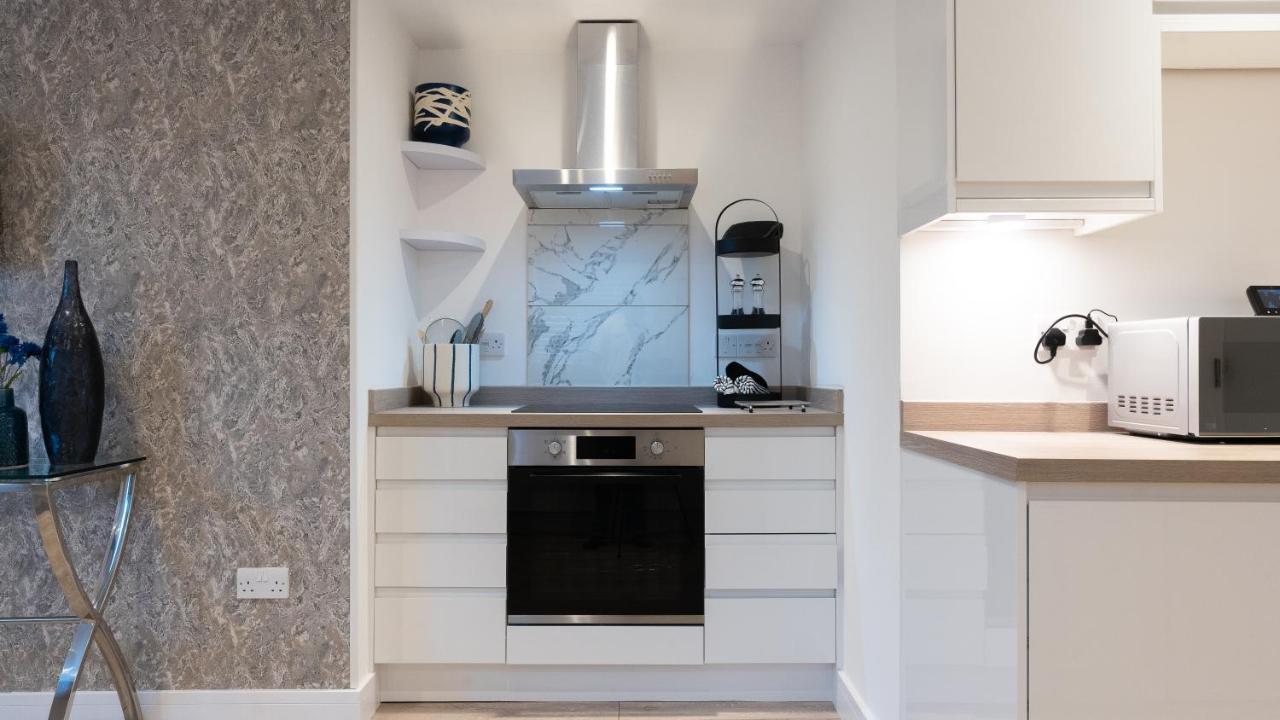 Luxury Living Away From Home Redhill  Bagian luar foto
